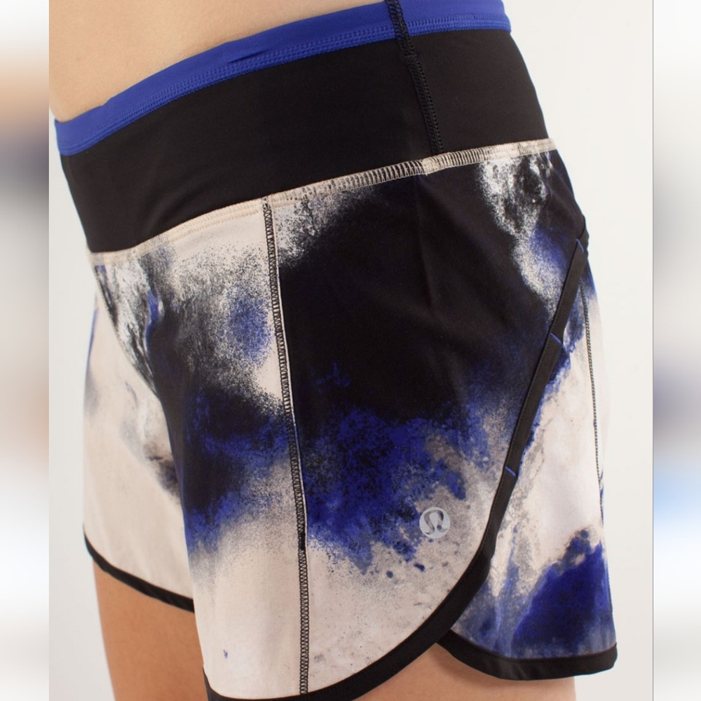 Lululemon Turbo Run Shorts. Milky Way Multi, Size 4